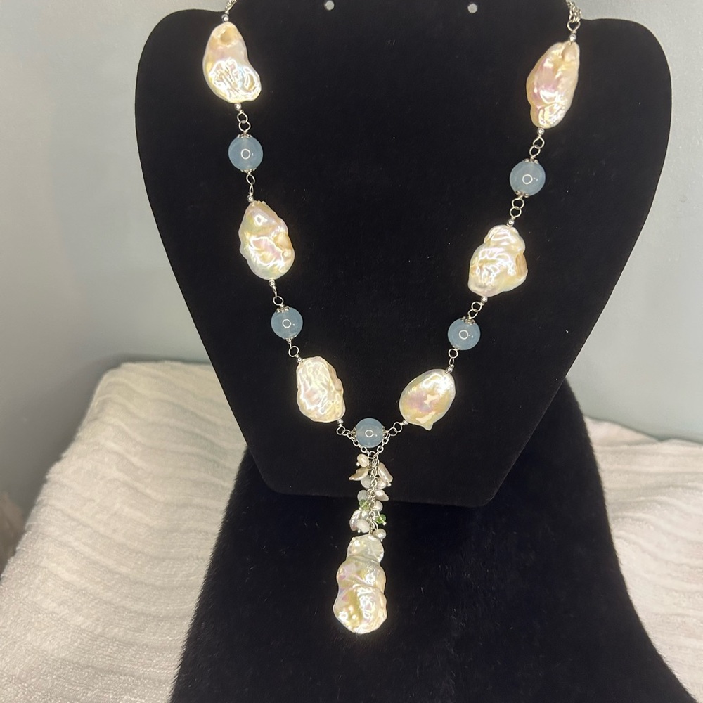 Keshi Pearl and Aquamarine necklace with Keshi Pearl and Gemstone Pendant